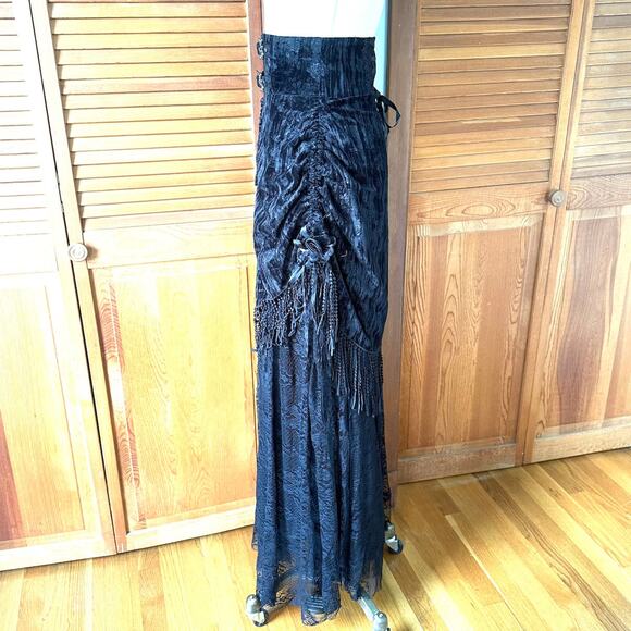 Devil Fashion Gothic Victorian High Waist Rose Velvet Aristocrat Skirt - Picture 7 of 17